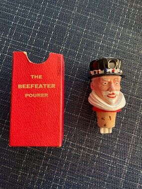 Vintage Beefeater Gin Pourer